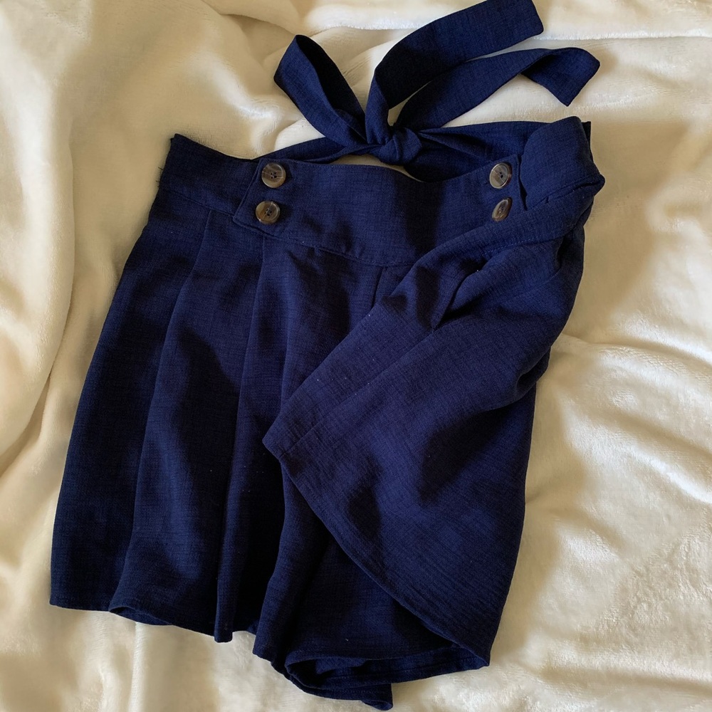 Flowy navy shorts
